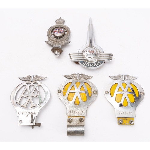 370 - A Morris bonnet badge, together with three AA badges and Royal Automobile Club,(5).