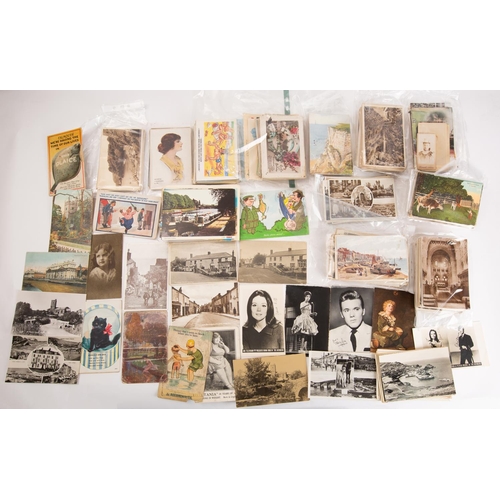 471 - A collection of early 20th century and later postcards, various printers and subject matter, includi... 