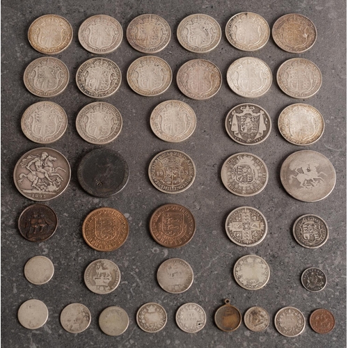 525 - A mixed bag of coinage including 1895 LIX Crown, 1836 halfcrown, 1817 halfcrown, 1831 sixpence etc w... 