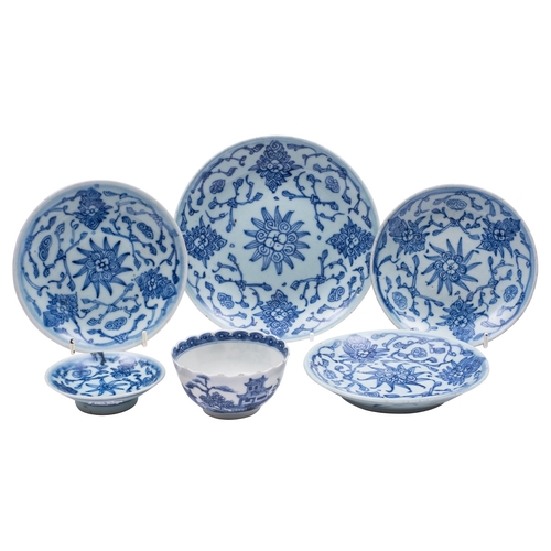 48 - A small group of Chinese blue and white porcelain, comprising five lotus plates in three sizes and a... 