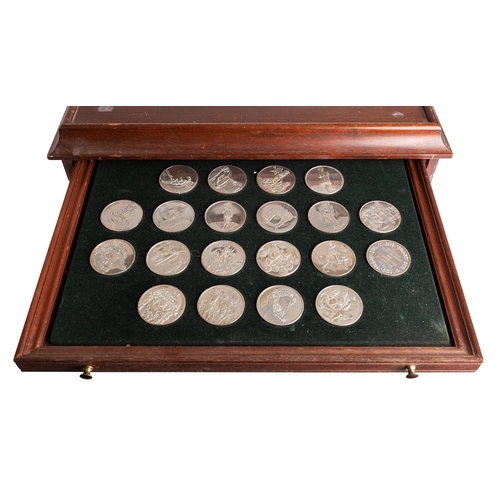 297 - The 100 Greatest Masterpieces, a silver medallion set by John Pinches, London 1974-78, each 50mm dia... 