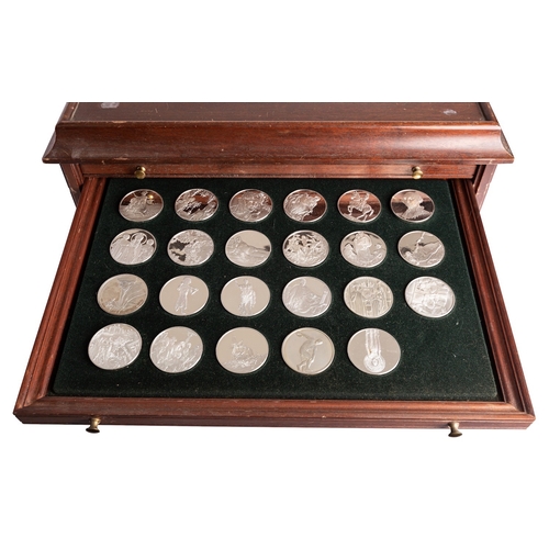 297 - The 100 Greatest Masterpieces, a silver medallion set by John Pinches, London 1974-78, each 50mm dia... 