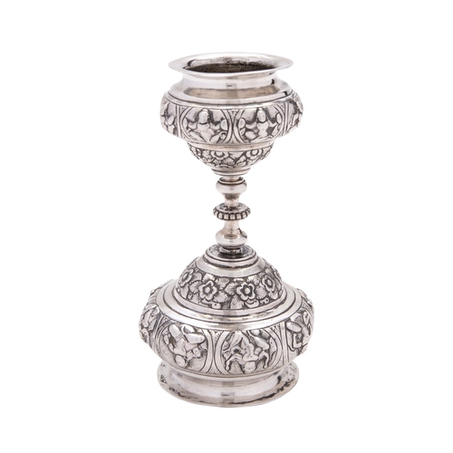 349 - A Southern Indian silver jigger, unmarked, late 19th/ early 20th century, the opposing bowls with bu... 