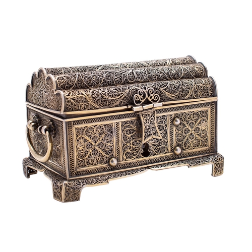 357 - A Portuguese or Dutch colonial silver gilt filigree casket, unmarked, Goa or Batavia, mid 17th centu... 