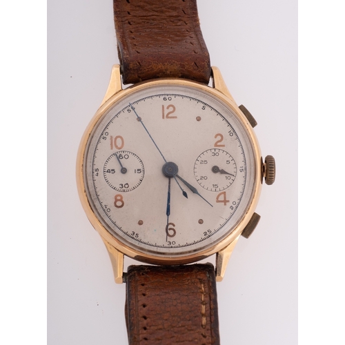 445 - A gentleman's 18ct gold chronograph the matt silvered dial with Arabic and dot numerals, subsidiary ... 