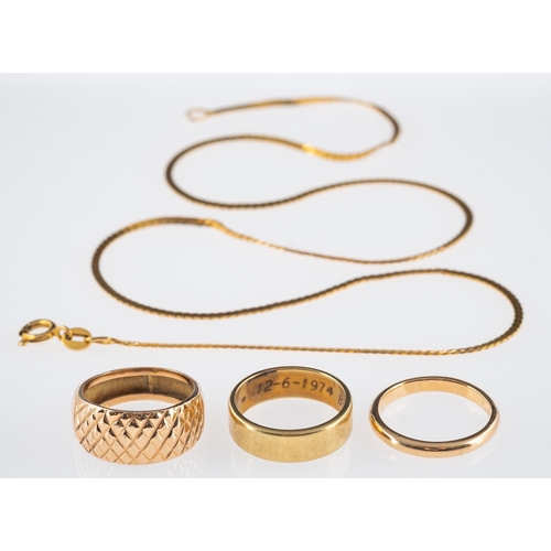 819 - A group of gold jewellery, band ring with woven design, two wedding bands and a fine chain, all mark... 