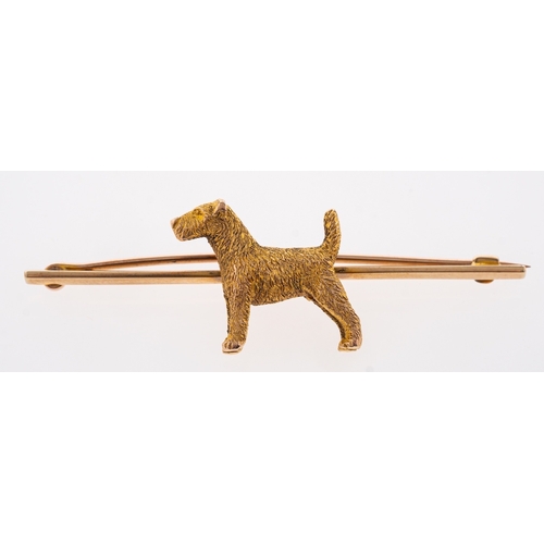 839 - An early 20th Century gold, terrier bar brooch ,9ct, length 5cm, cased