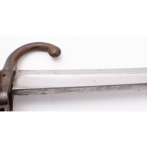 203 - A 19th Century French 1866 pattern ' Chassepot ' rifle bayonet, engraved St Etienne  X 1872, 71cm lo... 