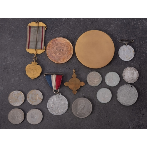 388 - A gilt and enamel RAOB jewel , together with a small group of commemorative medallions and coins etc... 