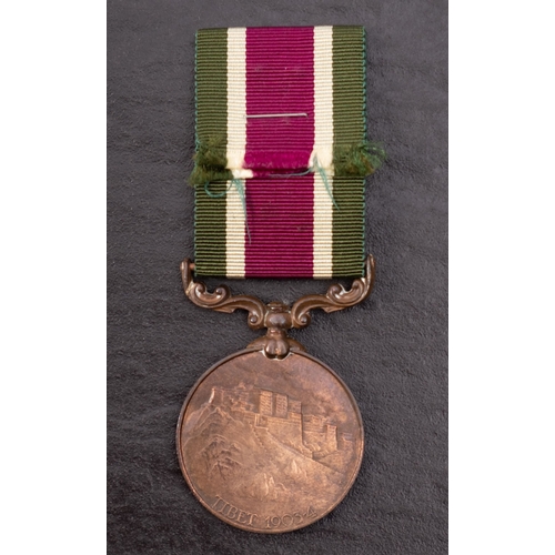 419 - An Edward VII bronze Tibet Medal, 'Cooly Mart R Limbu S&J Corps'