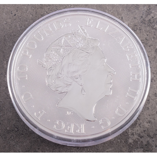 842 - An Elizabeth II 2023 10oz silver 'Yale of Beaufort' £10 coin