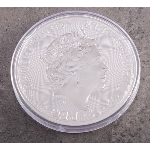 843 - An Elizabeth II 2023 10oz silver 'Yale of Beaufort' £10 coin