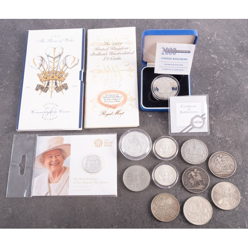 846 - A collection of coins comprising a 1999 silver £5 coin, Bank of England 2oz fine silver £5 coins, 20... 