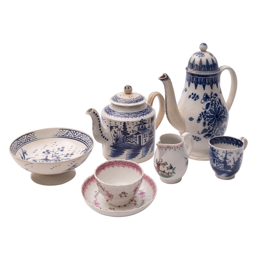 114 - A mixed lot of late 18th/early 19th century English pearlware including a coffee pot and cover; a te... 