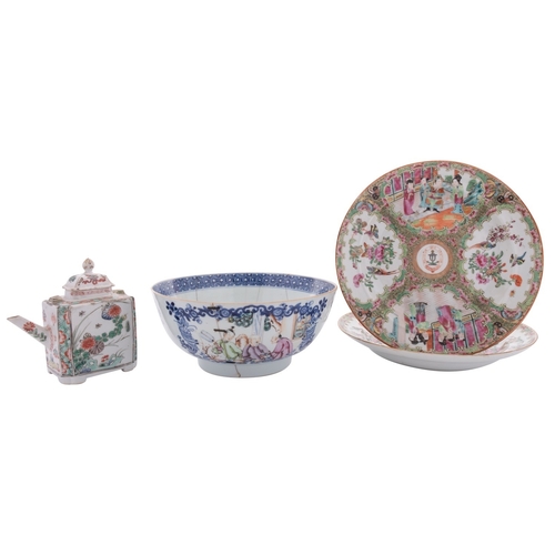 57 - A mixed lot of Chinese porcelain, Qing dynasty comprising a pair of Canton dishes decorated in famil... 