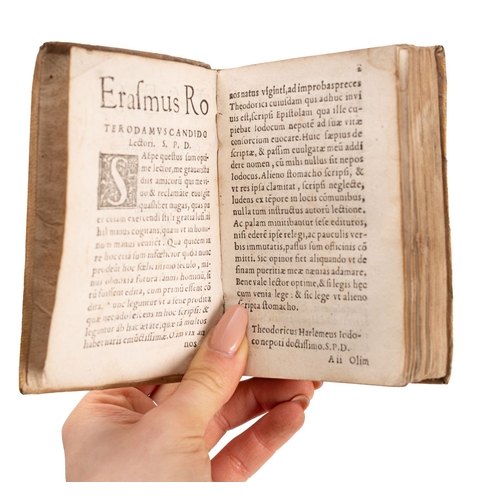 124 - ERASMUS, Desiderius. Desi. Eras Mi Roterodami De conte[m]ptu mundi pia ac erudita epistola, quam con... 