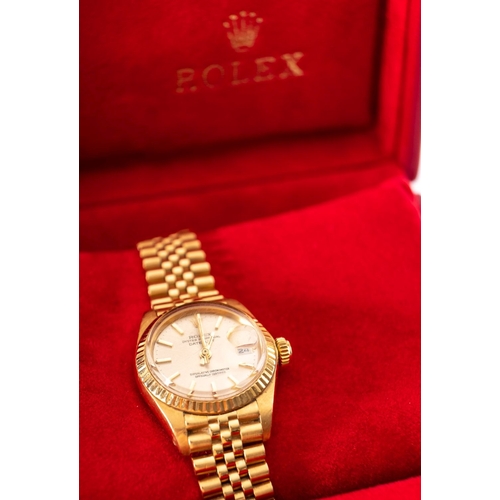 436 - Rolex Datejust an 18ct gold lady's wristwatch the dial with raised baton numerals, baton hands, date... 