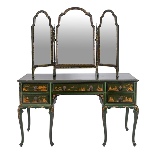 812 - A suite of green painted and lacquered wood bedroom furniture in George II taste, late 20th century,... 