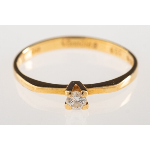 1049 - Boodles. An 18ct gold diamond ring, set with a single small brilliant-cut diamond, diamond approx. 0... 