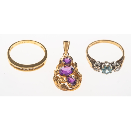 1120 - A small group of jewellery, including an 18ct gold half eternity style ring set with approx. 0.15 ca... 