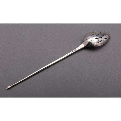 120 - An 18th century silver mote spoon maker's mark and Lion Passant only, possibly WW, 13.5cm long, 8.4g... 