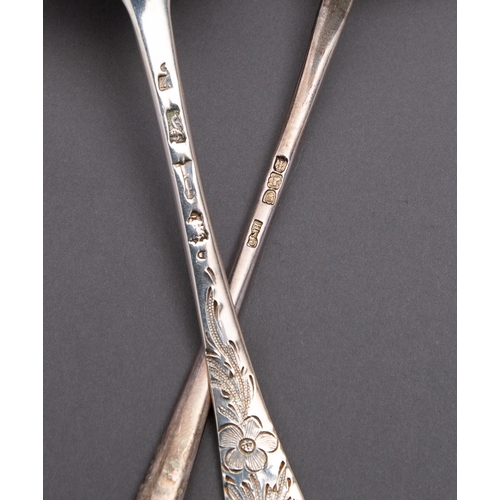 153 - A George V silver Onslow pattern sauce ladles by Charles Stuart Harris, London 1901, with scallop sh... 