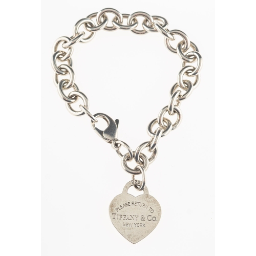 407 - Tiffany. Return to Tiffany heart tag bracelet, curb links with a lobster catch and a 'Please Return ... 