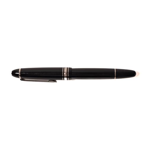 532 - Mont Blanc. A cased Mont Blanc Meisterstuck rollerball pen, with screw on cap, serial no. EL114809 s... 