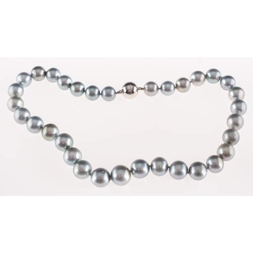 623 - A Tahitian pearl necklace, a string of silver grey Tahitian pearls, pearls range from approx. 12.3mm... 