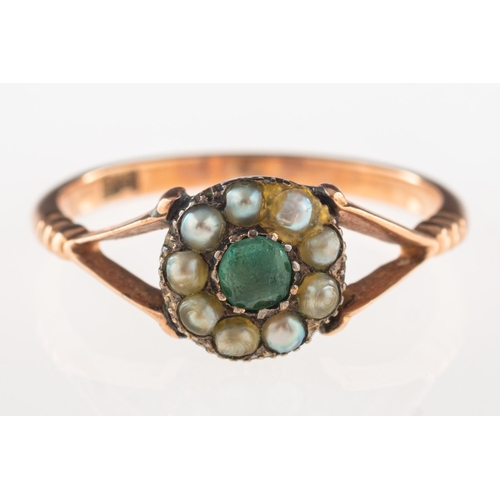 870 - An antique ring, possibly late Georgian/Victorian, with a flowerhead cluster set to the centre with ... 