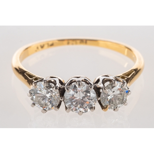 959 - A diamond trilogy ring, claw set with three brilliant-cut diamonds, diamonds approx. 0.90 carat tota... 