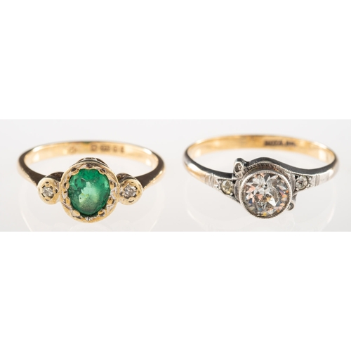 982 - A group of two rings, including a 9ct gold ring set with an oval green paste stone (damaged) and set... 