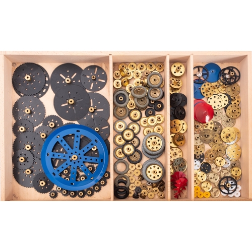 339 - Meccano. An extensive well kept single owner collection, organised within three 'Outfit No.10' four ... 