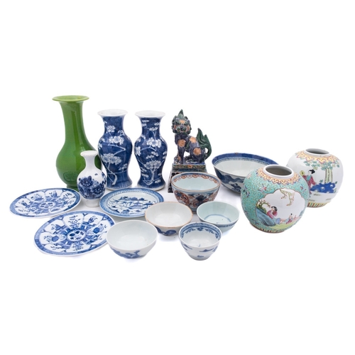 86 - A mixed lot of  Chinese and Japanese porcelain, late 19th/20th century  including a pair of blue and... 