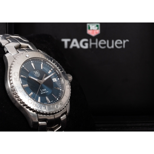 289 - TAG Heuer a gentleman's stainless-steel wristwatch blue dial signed Tag Heuer, Link, 200 Metres,  wi... 