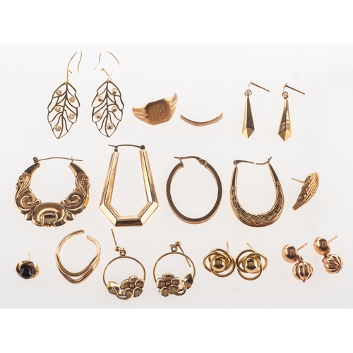 486 - A mixed group of jewellery, including four odd 'gypsy' hoop earrings of various designs, three with ... 