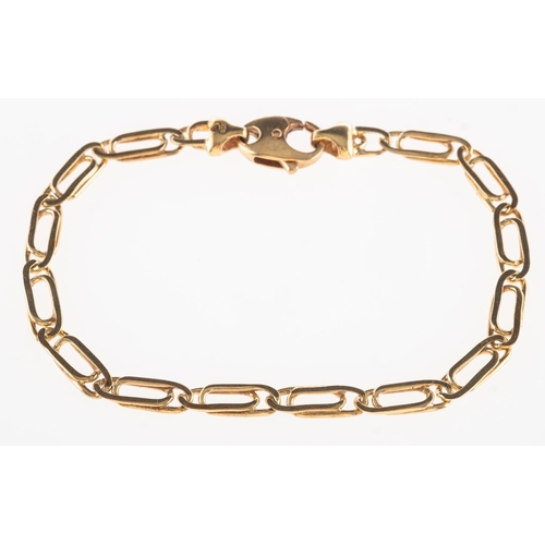 488 - A 9ct gold bracelet, a double link bracelet with lobster catch, partial UK import mark, 375, length ... 