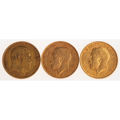 492 - A group of three half sovereigns, including a 1910 Edward VII half sovereign, 4.0grams; a 1912 Georg... 