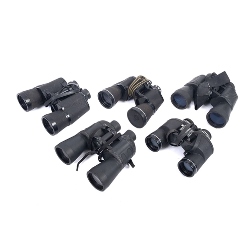 78 - A collection of five modern sets of binoculars. Comprising Chinon 8x40, Tasco 10x50, Miranda 10x50, ... 