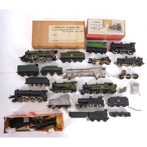 843 - A mixed collection of OO/HO gauge steam locomotives and tenders. BR and GWR examples noting 2-6-2 an... 