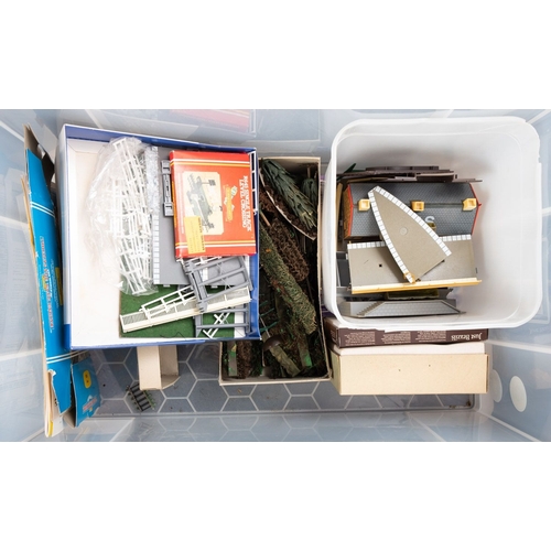 849 - A mixed collection of OO/HO gauge railway accessories. Comprising a range of goods wagons, diecast f... 