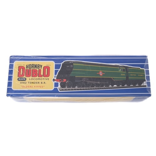 852 - A Hornby Dublo BR 4-6-2 Merchant Navy Class 'Elders Fyffes' steam locomotive and tender. No. 35016, ... 