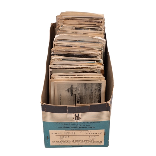 A collection of early 20th Century and later postcards. Mainly ...