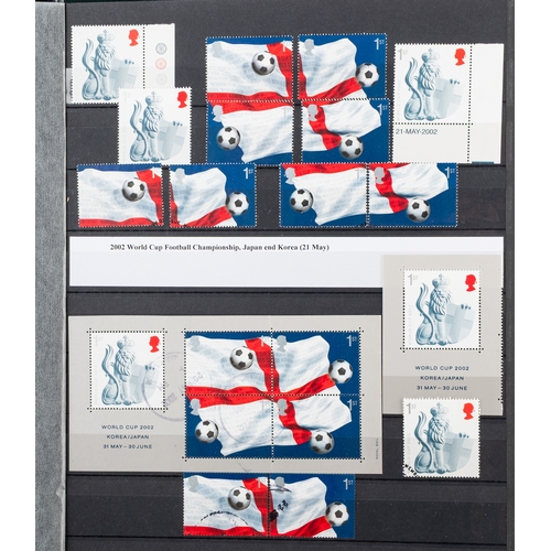 34 - Great Britain. A substantial collection of Great Britain decimal commemoratives with extras between ... 