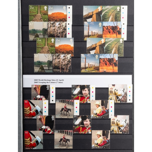 34 - Great Britain. A substantial collection of Great Britain decimal commemoratives with extras between ... 