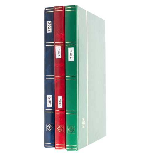 34 - Great Britain. A substantial collection of Great Britain decimal commemoratives with extras between ... 