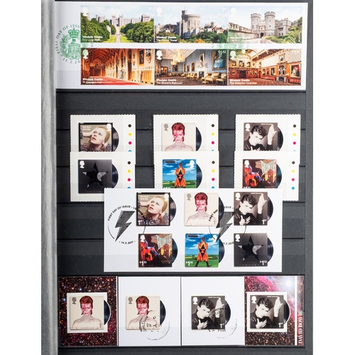 34 - Great Britain. A substantial collection of Great Britain decimal commemoratives with extras between ... 