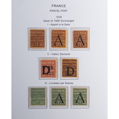 36 - France. A good collection of French stamps in three volumes with mint ranges from 1862, including Pe... 