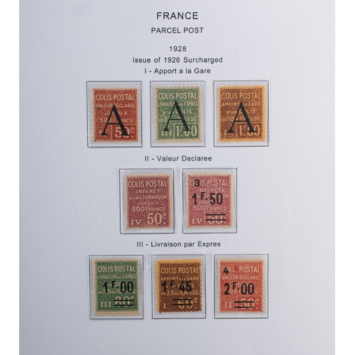 36 - France. A good collection of French stamps in three volumes with mint ranges from 1862, including Pe... 