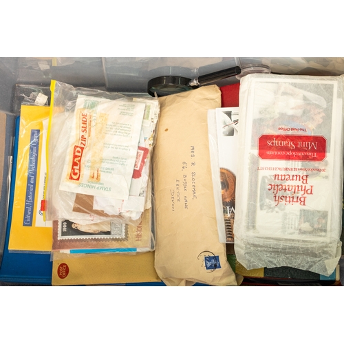 69 - ''GB and World. A stamp collection / accumulation in large plastic storage tub, mostly lower value g... 